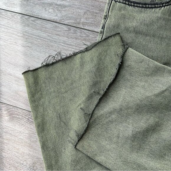 BDG High-Waisted Disdressed Cowboy  Cut Off Jeans - Picture 7 of 13